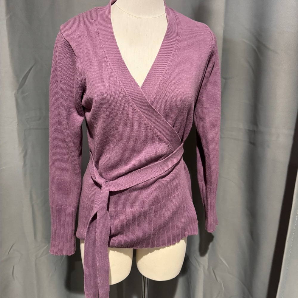 Daisy Fuentes ladies wrap knit blouse size M